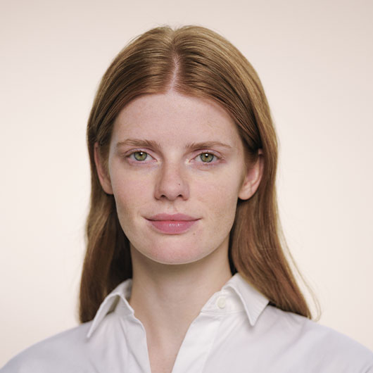 Поради щодо краси та натхнення від візажистів.